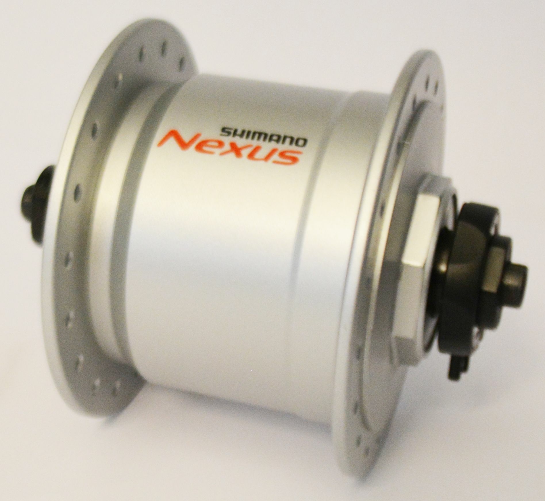 Dinamo al mozzo Shimano con sgancio rapido DHC3000-3N