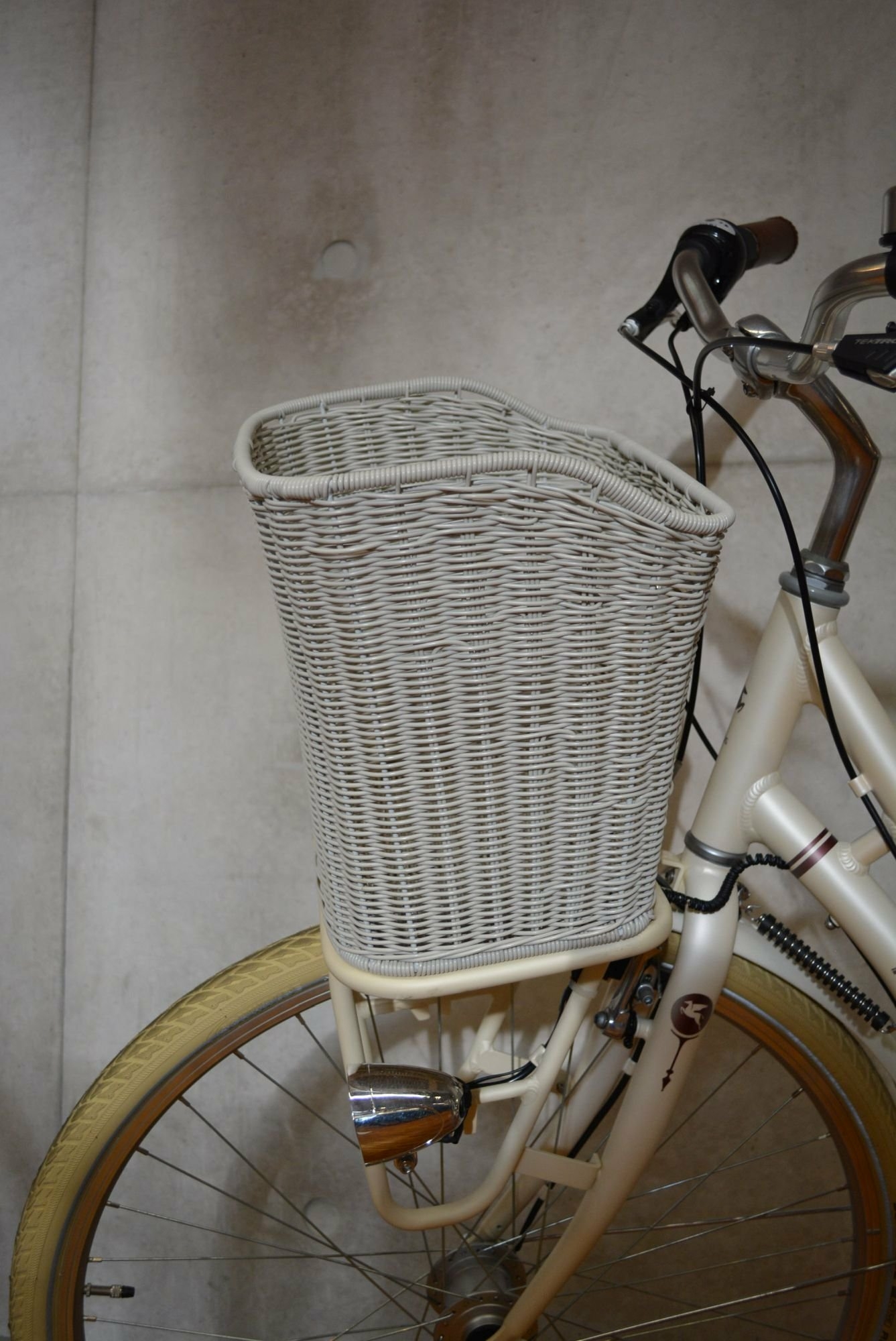 Pegasus front wheel basket for Tour / Tourina E cream