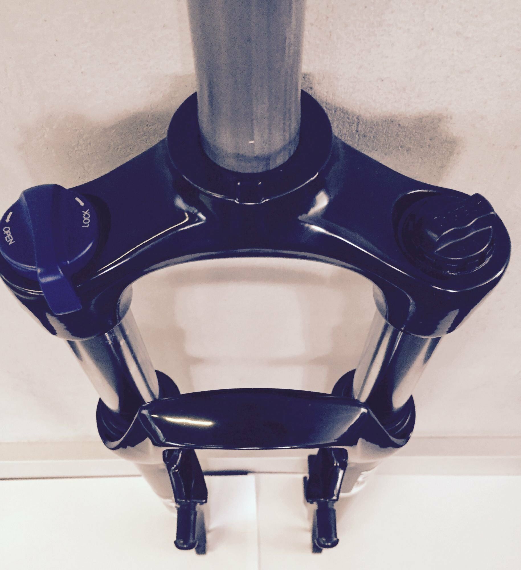 SR Suntour XCM suspension fork
