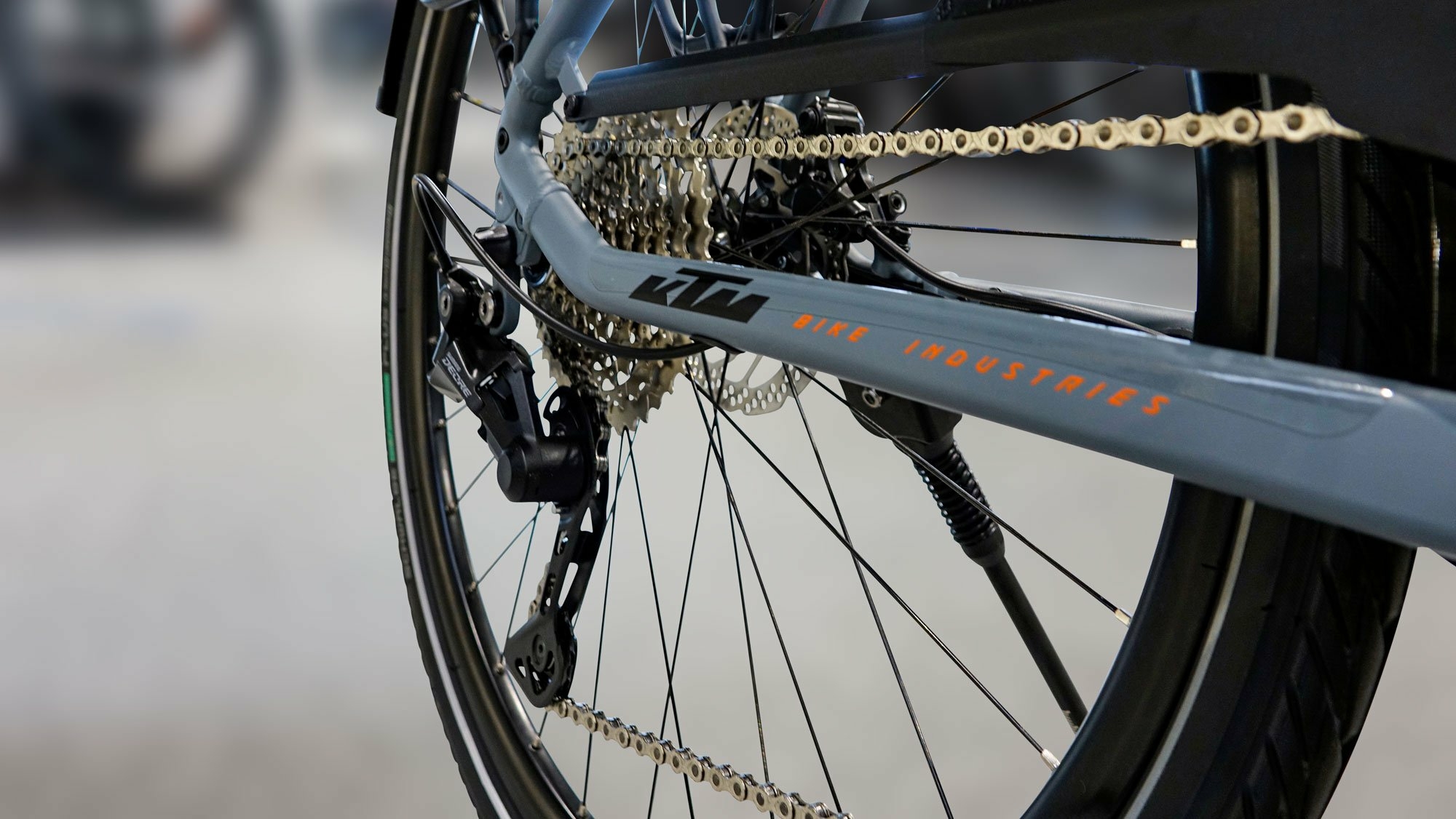 KTM MACINA FUN P510 (500 Wh), catena 10 velocità, bici da donna, Wave, modello 2021, 28 pollici