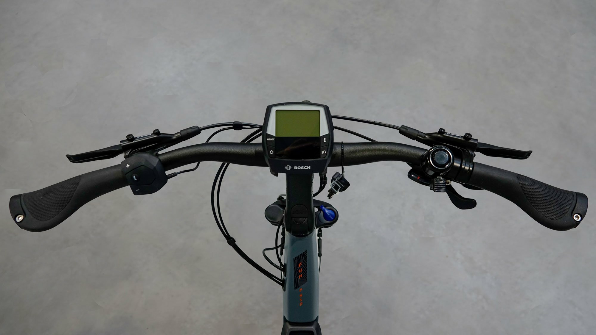 KTM MACINA FUN P510 (500 Wh), catena 10 velocità, bici da donna, Wave, modello 2021, 28 pollici