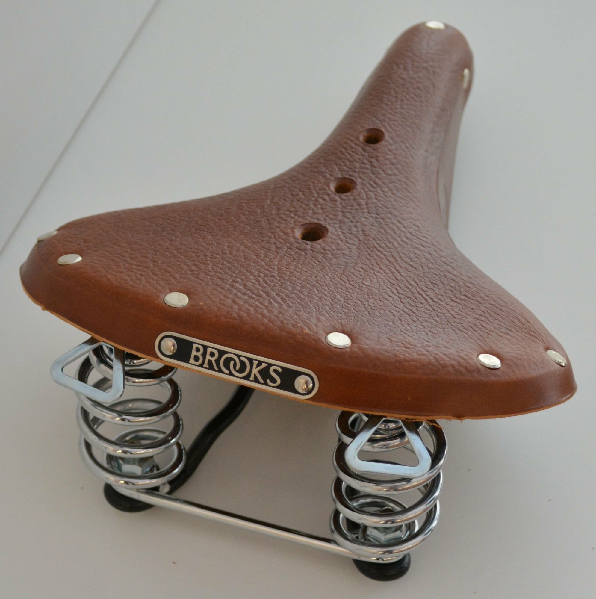 Brooks B67 Classic in pelle miele, sella da uomo