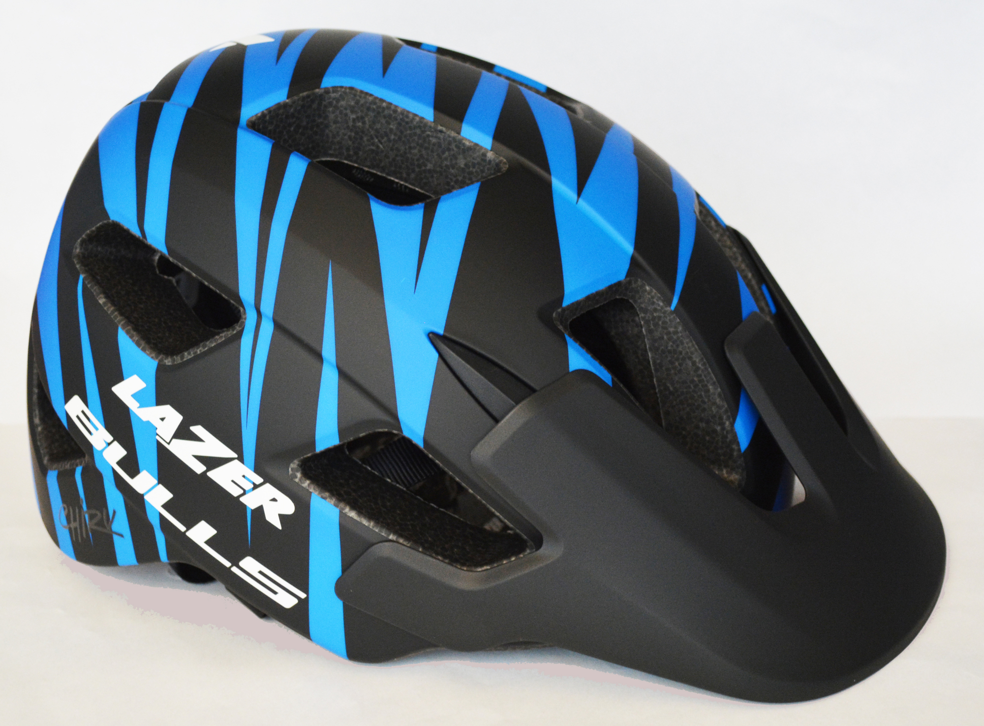 BULLS helmet team